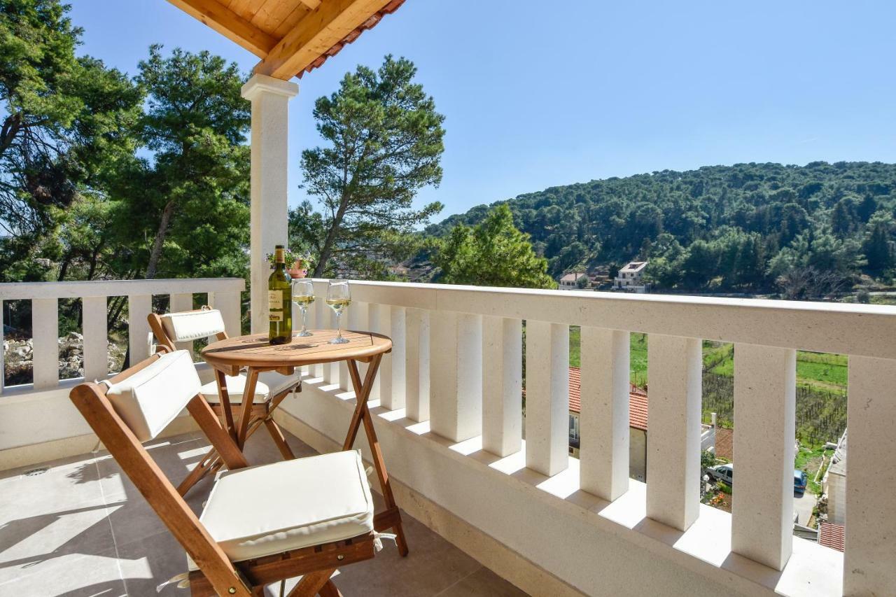 Villa Mar 1 - Luxury Apartments Pucisca Exterior photo