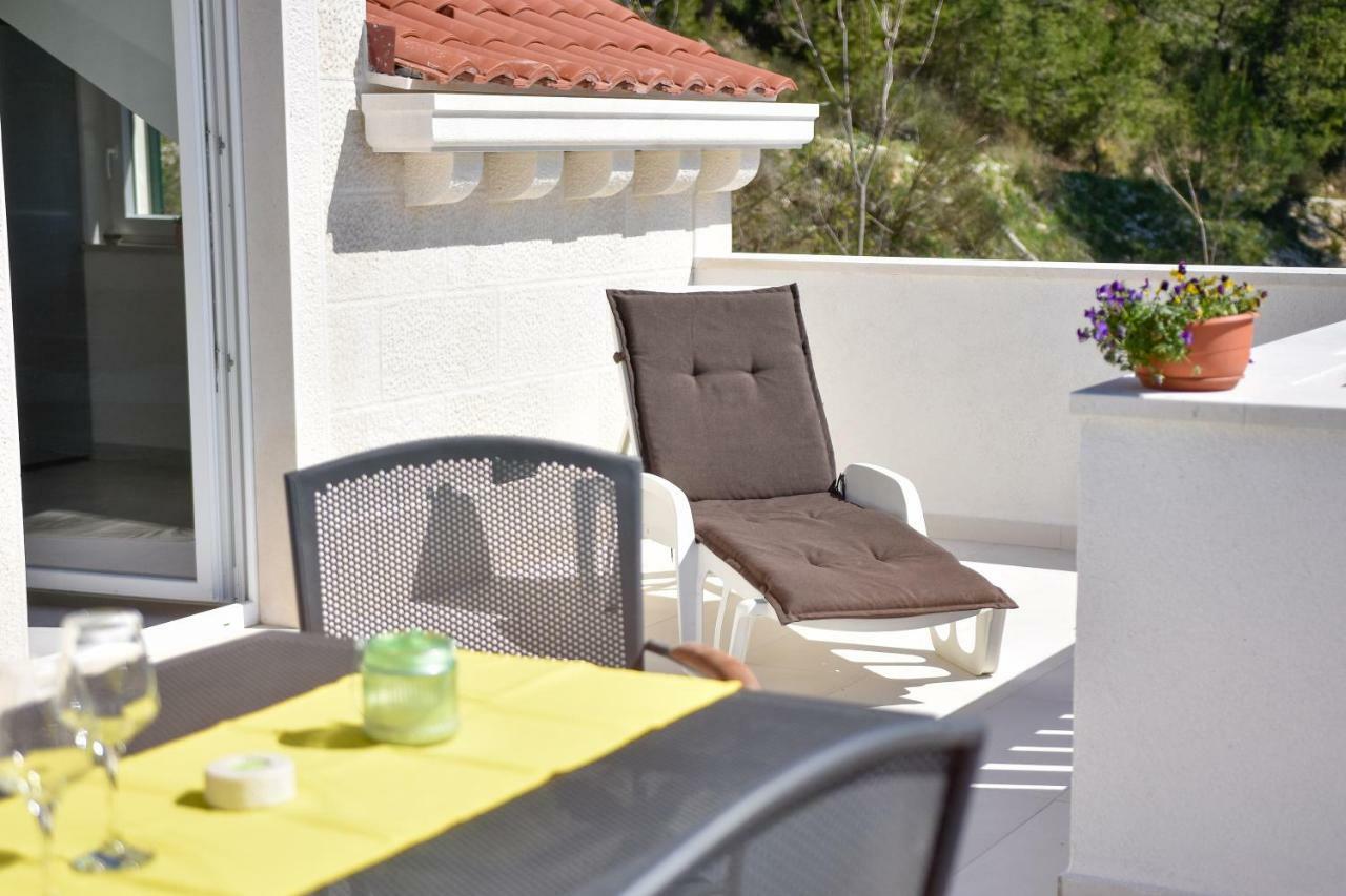 Villa Mar 1 - Luxury Apartments Pucisca Exterior photo
