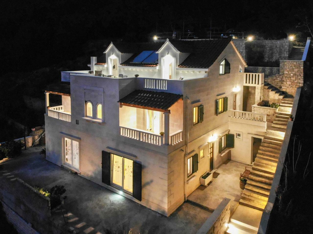 Villa Mar 1 - Luxury Apartments Pucisca Exterior photo
